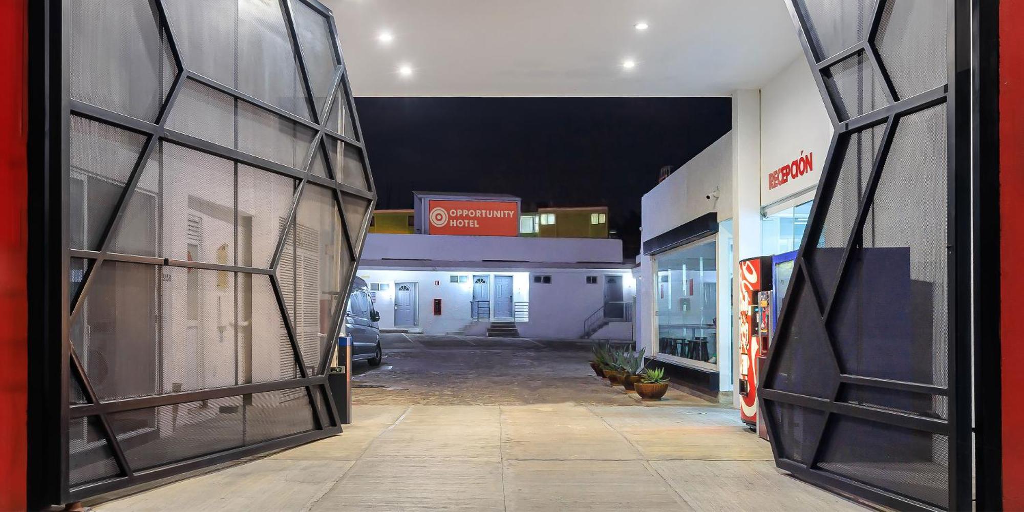 Opportunity Leon酒店 外观 照片